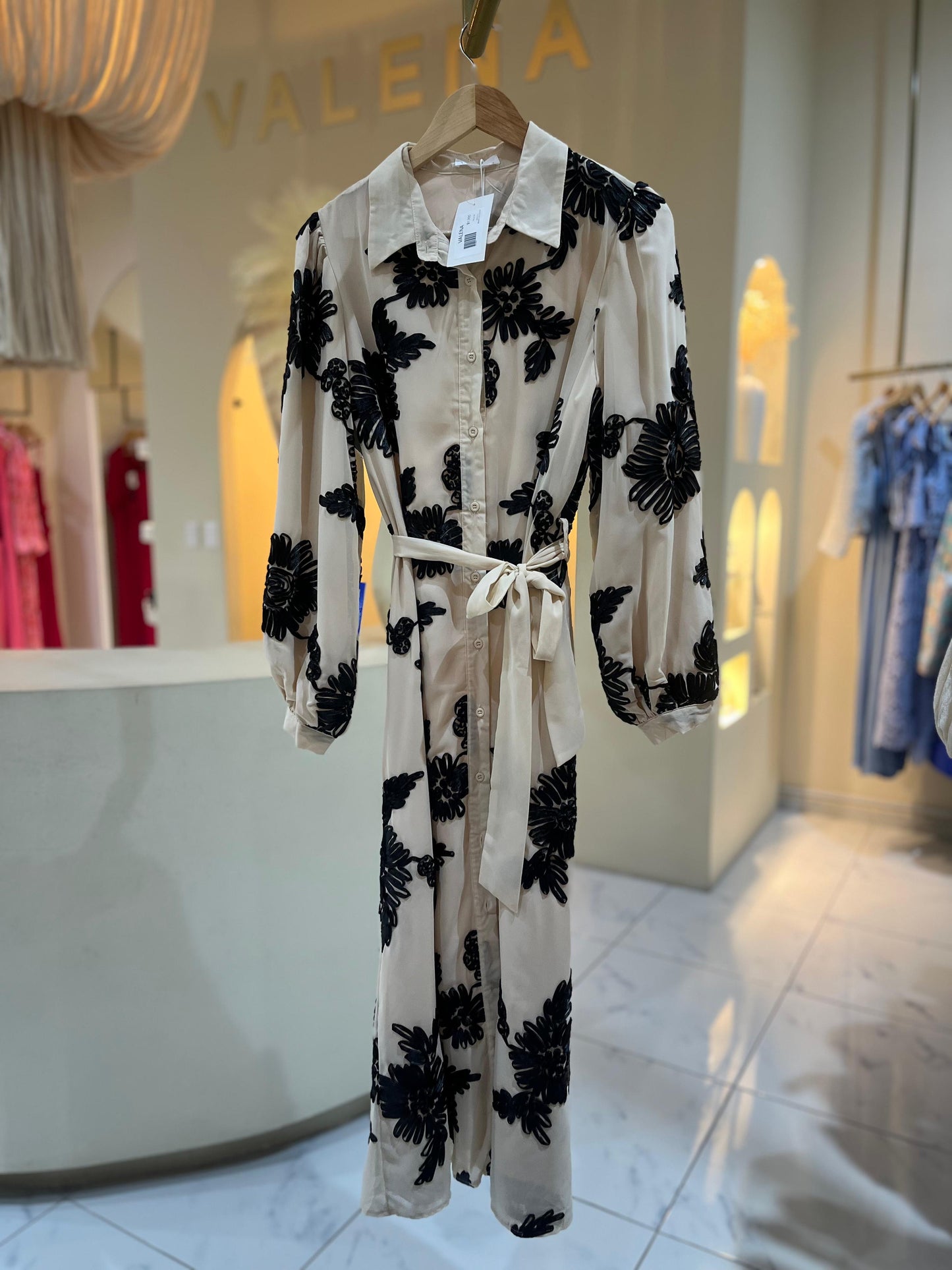 Vestido Beige Con Negro