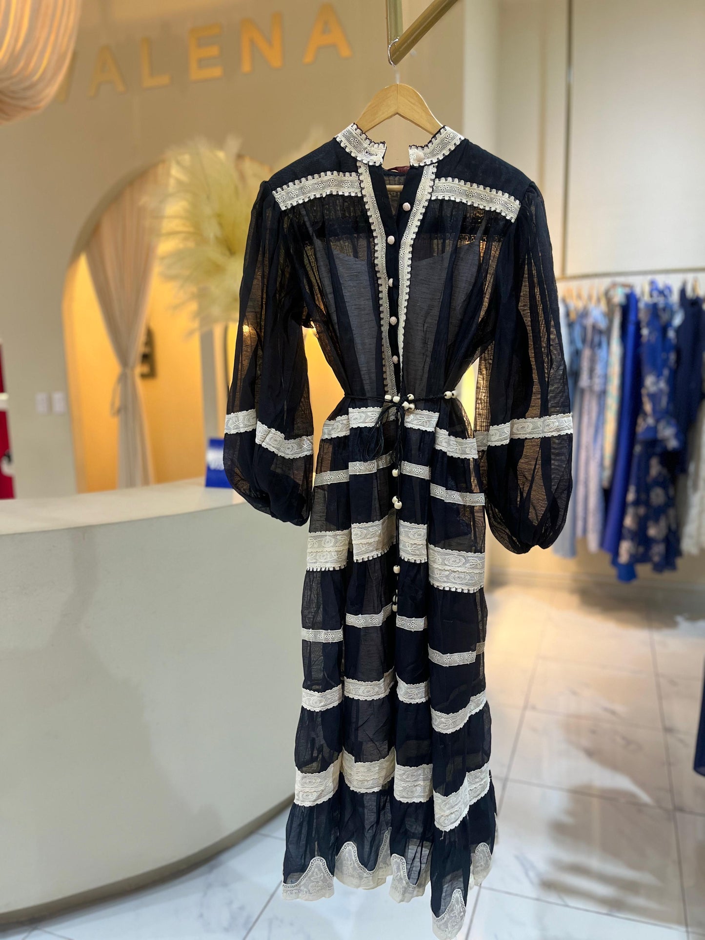 Vestido Negro Con Blanco