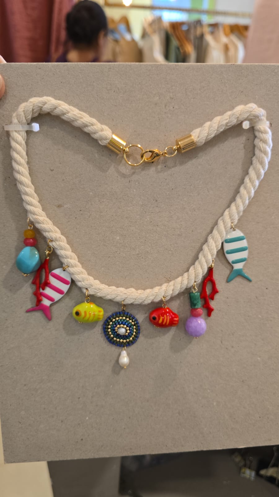 Collar peces