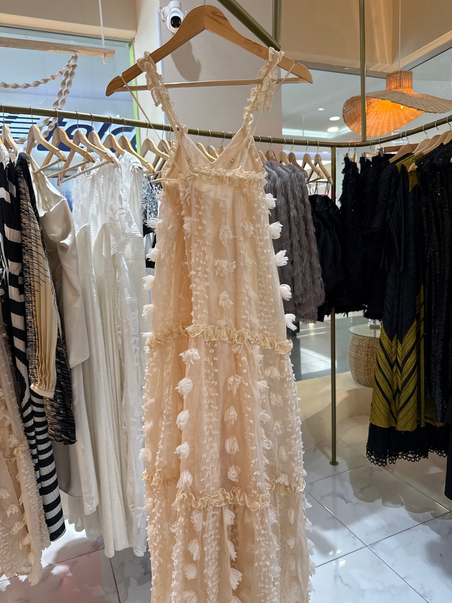 Vestido Beige Vaporoso